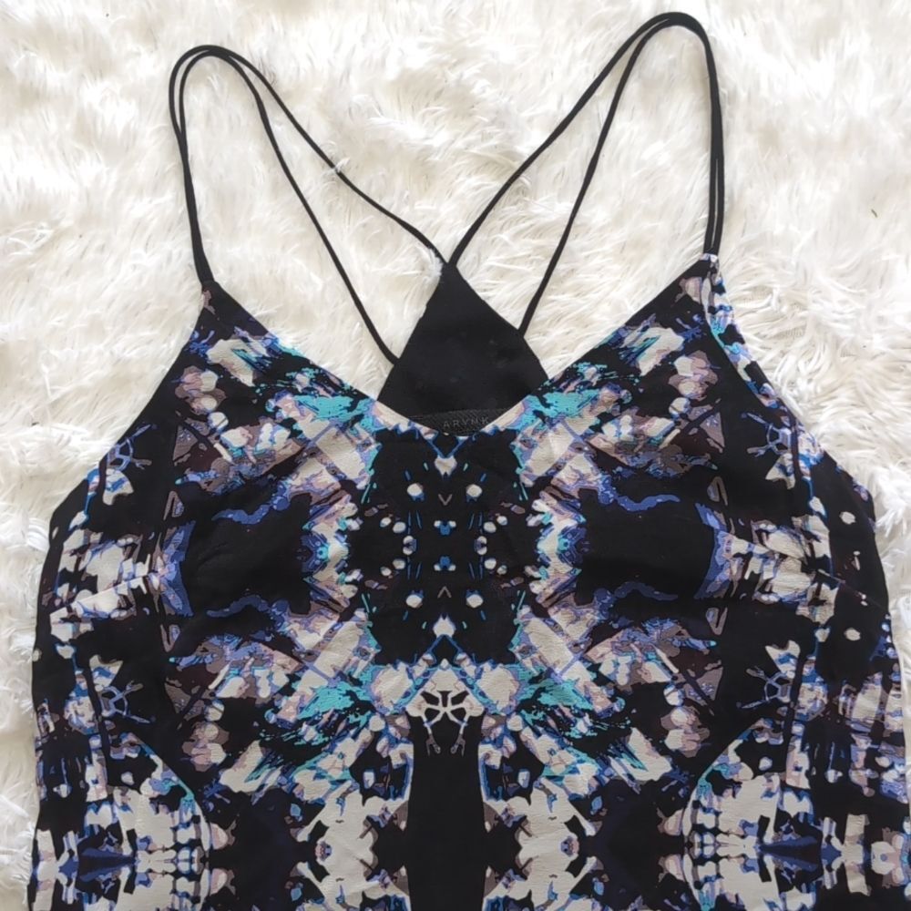 Aryn K 100% Silk Strappy Back Abstract Graphic Black & Blue Cami Top Size Small - Picture 4 of 10